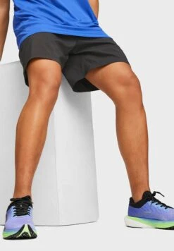 Puma 7" Run Favorite Woven Session Shorts