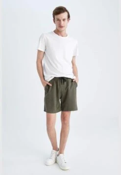 DeFacto Slim Fit Side Pockets Short