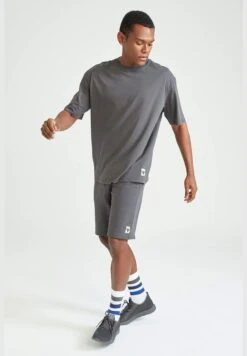 DeFacto Slim Fit Printed Short