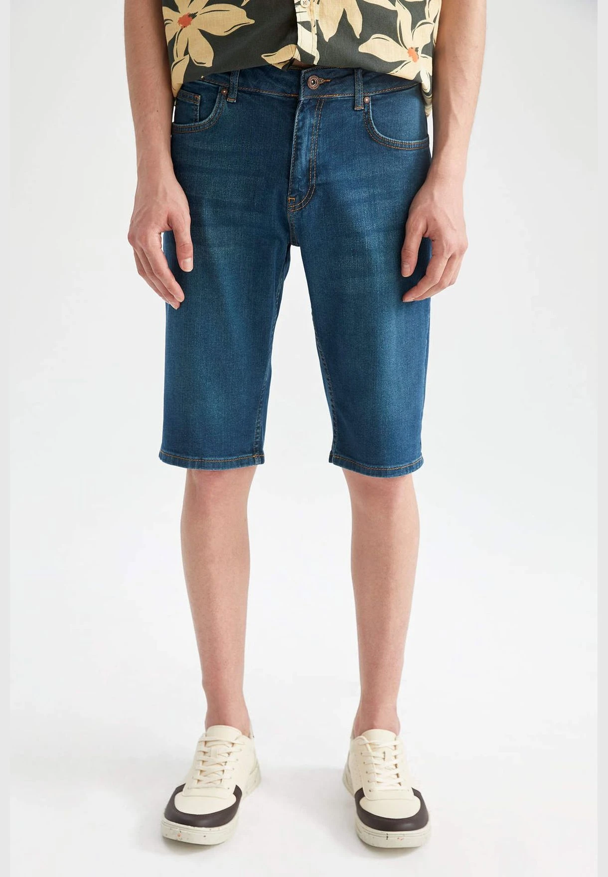 DeFacto Regular Fit Midi Jean Bermuda Shorts 3 DeFacto Regular Fit Midi Jean Bermuda Shorts