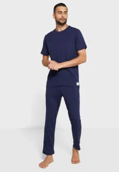 Jack & Jones Essential T-Shirt & Sweatpants