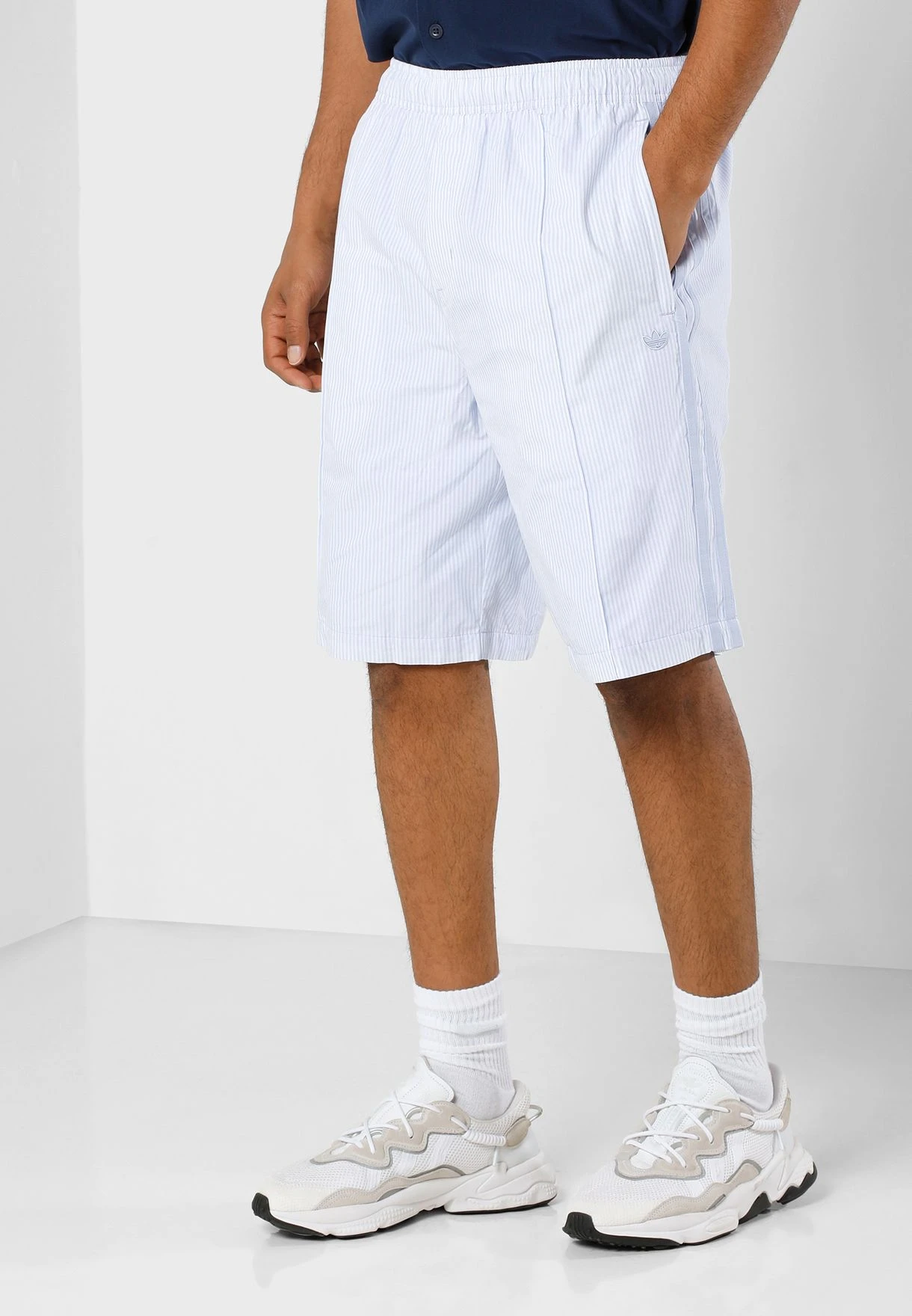 Adidas Originals Essential Q2 Shorts 3 Adidas Originals Essential Q2 Shorts