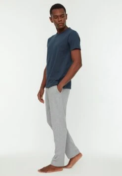 Trendyol Essential Crew Neck T-Shirt Pajamas Set