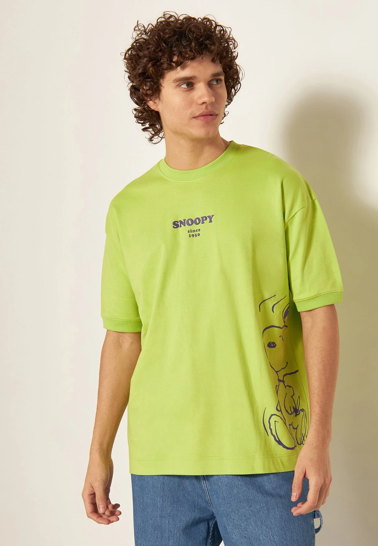 Snoopy Print Crew Neck T-Shirt 3 Snoopy Print Crew Neck T-Shirt