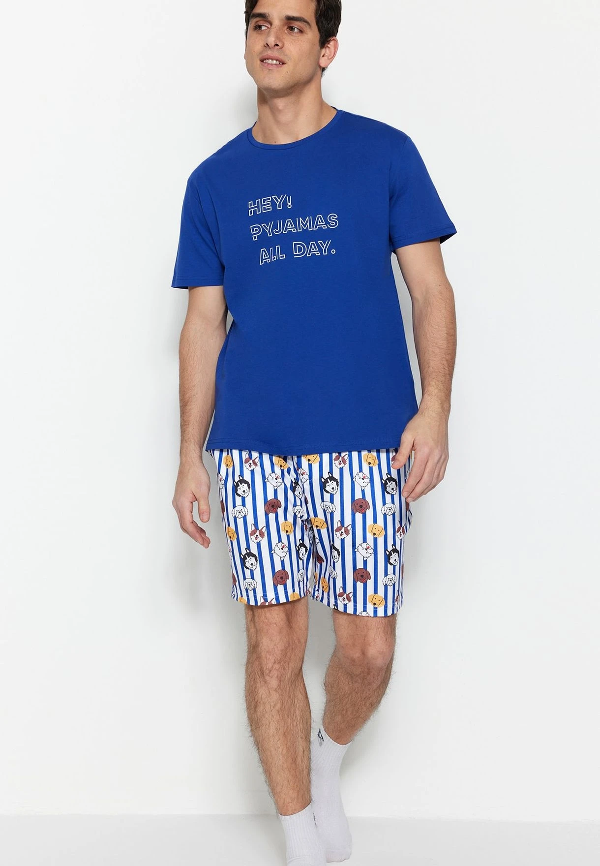 Trendyol Printed Crew Neck T-Shirt And Pajamas Set 3 Trendyol Printed Crew Neck T-Shirt And Pajamas Set