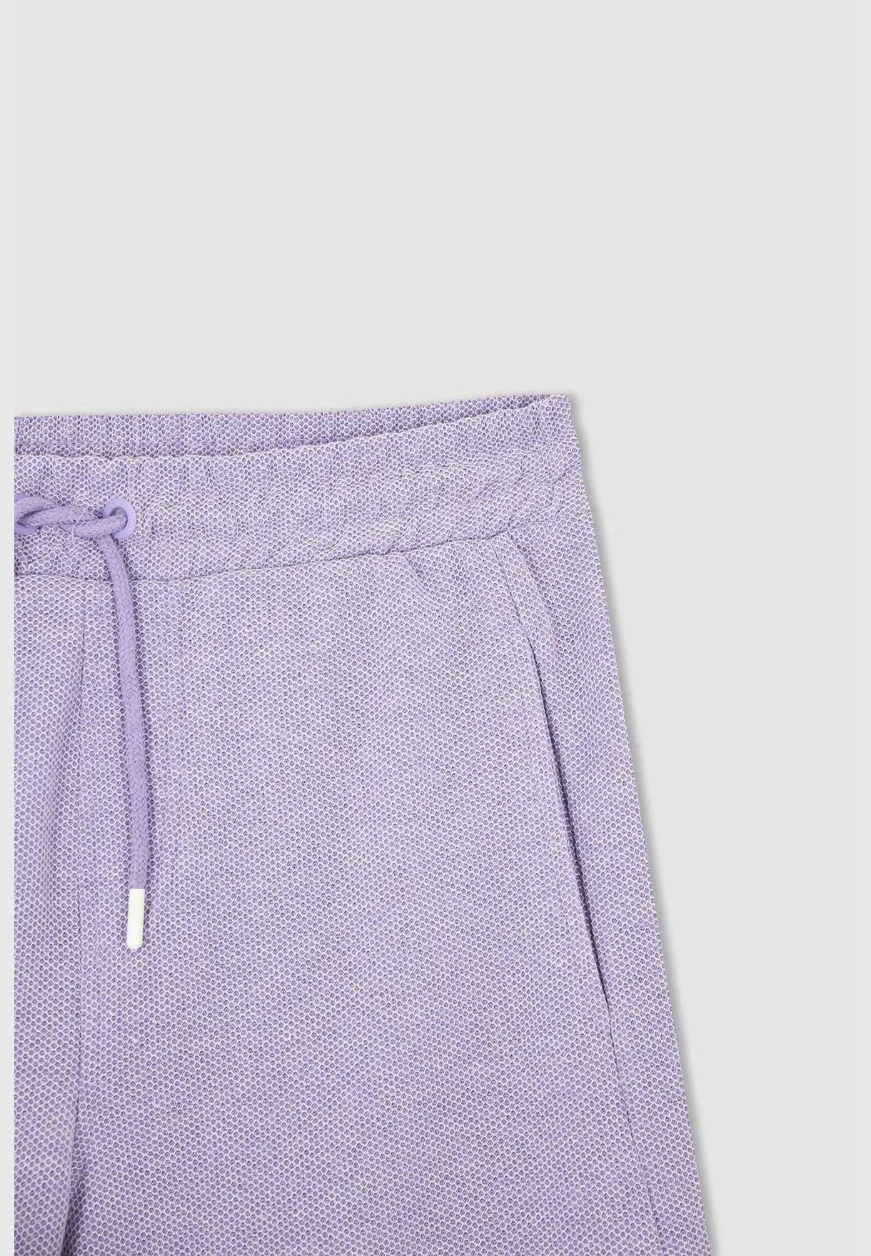 DeFacto Slim Fit Pocket Detail Short 4 DeFacto Slim Fit Pocket Detail Short - Image 2