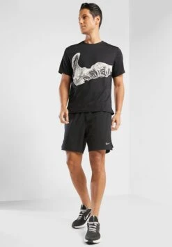 Nike 7" Dri-Fit Challenger 2In1 Shorts -Sport Apparel Shop 2 zoom desktop 228