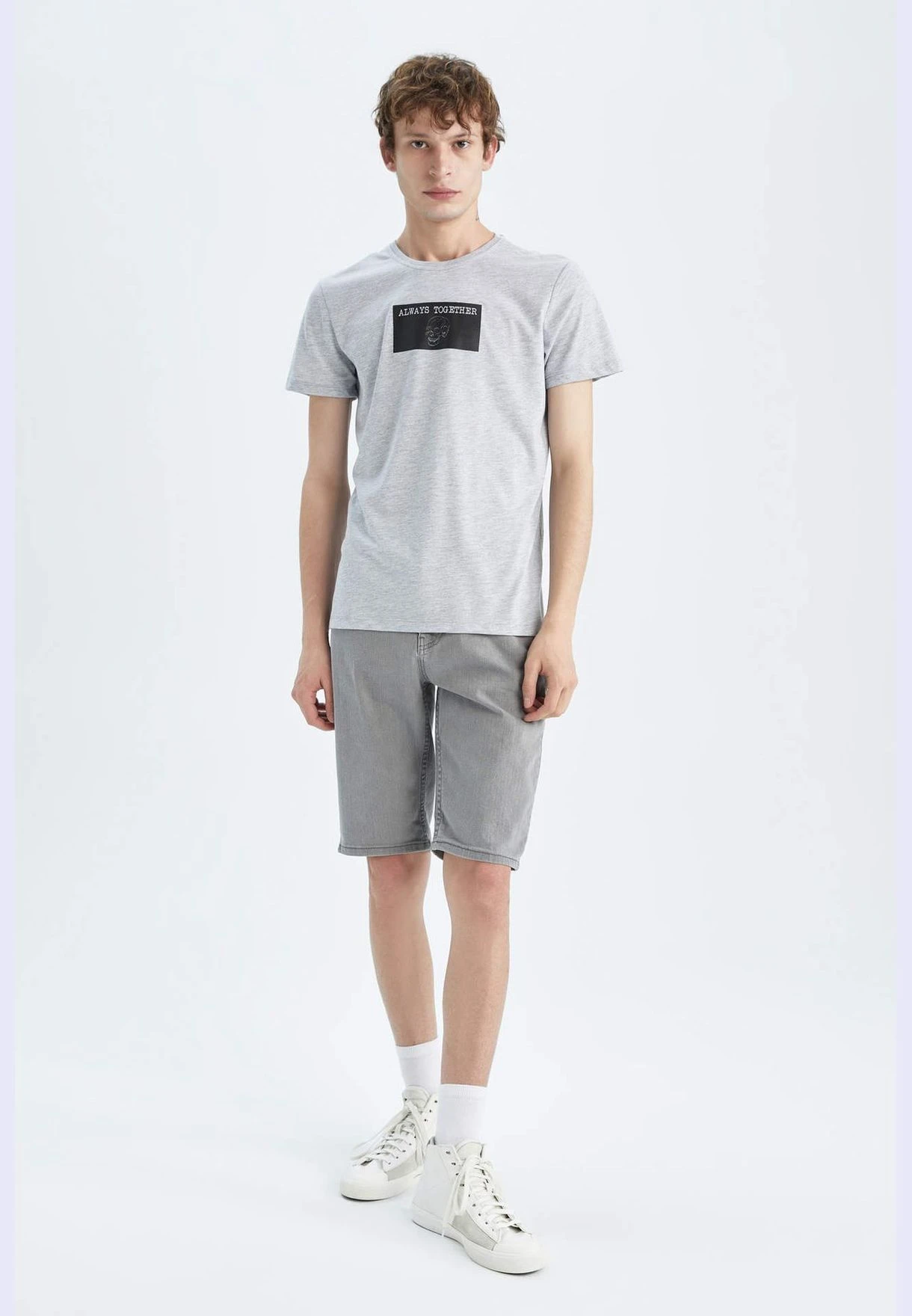 DeFacto Slim Fit Denim Shorts 4 DeFacto Slim Fit Denim Shorts - Image 2