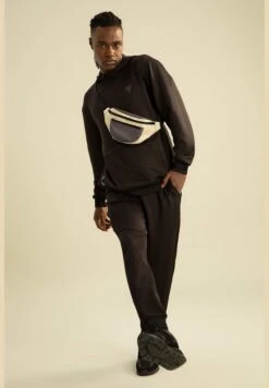 Sport Apparel Shop -Sport Apparel Shop 2 zoom desktop 334