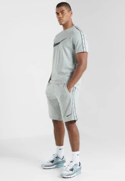 Nike Nsw Repeat Fleece Shorts 7 Nike Nsw Repeat Fleece Shorts -Sport Apparel Shop 2 zoom desktop 45