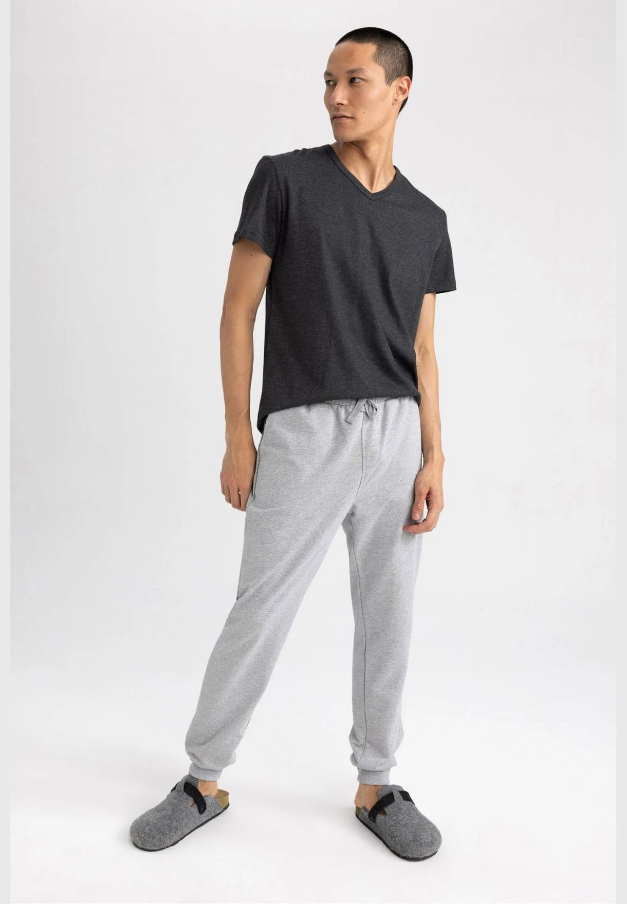 DeFacto Slim Fit V Neck Short Sleeve T-Shirt 4 DeFacto Slim Fit V Neck Short Sleeve T-Shirt - Image 2