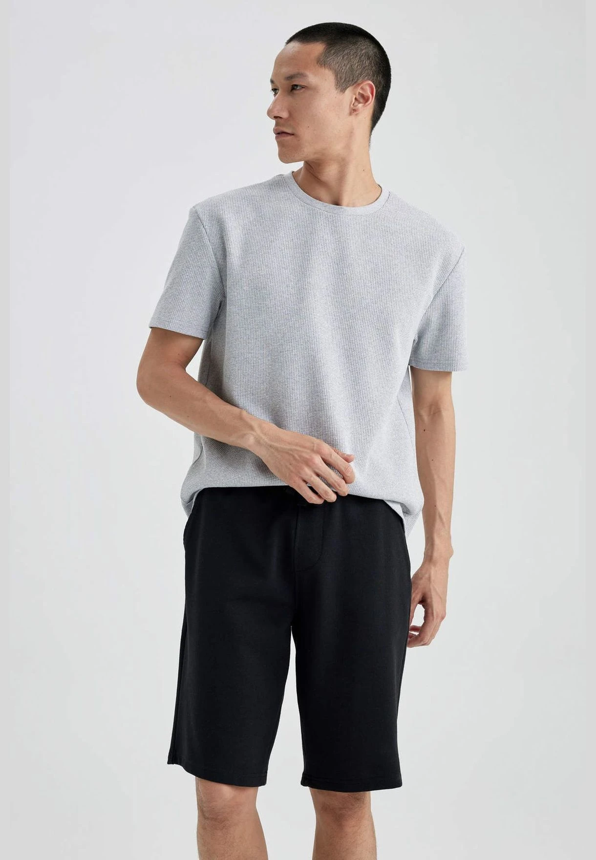 DeFacto 2 Pack Man Crew Neck Short Sleeve Homewear Knitted Sets 4 DeFacto 2 Pack Man Crew Neck Short Sleeve Homewear Knitted Sets - Image 2