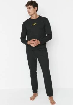 Trendyol Sleepy Pyjama Set -Sport Apparel Shop 2 zoom desktop 826