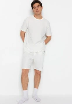 Trendyol Essential Crew Neck T-Shirt And Shorts Set -Sport Apparel Shop 2 zoom desktop 830