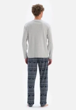 Christmas Theme Print Pyjama Set -Sport Apparel Shop 2 zoom desktop 841