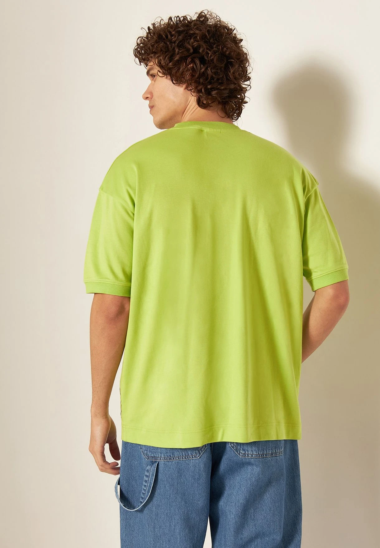 Snoopy Print Crew Neck T-Shirt 4 Snoopy Print Crew Neck T-Shirt - Image 2