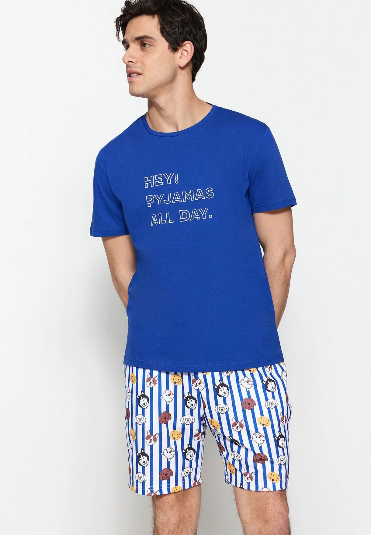 Trendyol Printed Crew Neck T-Shirt And Pajamas Set 4 Trendyol Printed Crew Neck T-Shirt And Pajamas Set - Image 2