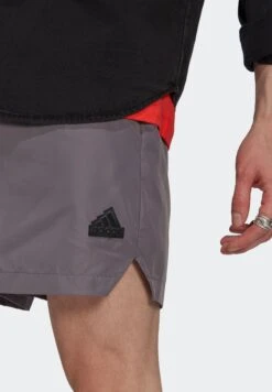 ADIDAS New Tech Logo Shorts -Sport Apparel Shop 3 zoom desktop 111