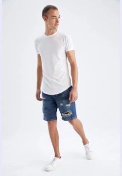 DeFacto Slim Fit Distressed Jean Short -Sport Apparel Shop 3 zoom desktop 302