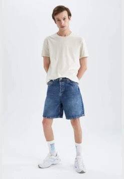 DeFacto Man Dad Fit Denim Bermuda -Sport Apparel Shop 3 zoom desktop 303
