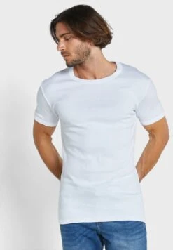 Marks & Spencer 3 Pack Crew Neck T-Shirt -Sport Apparel Shop 3 zoom desktop 393