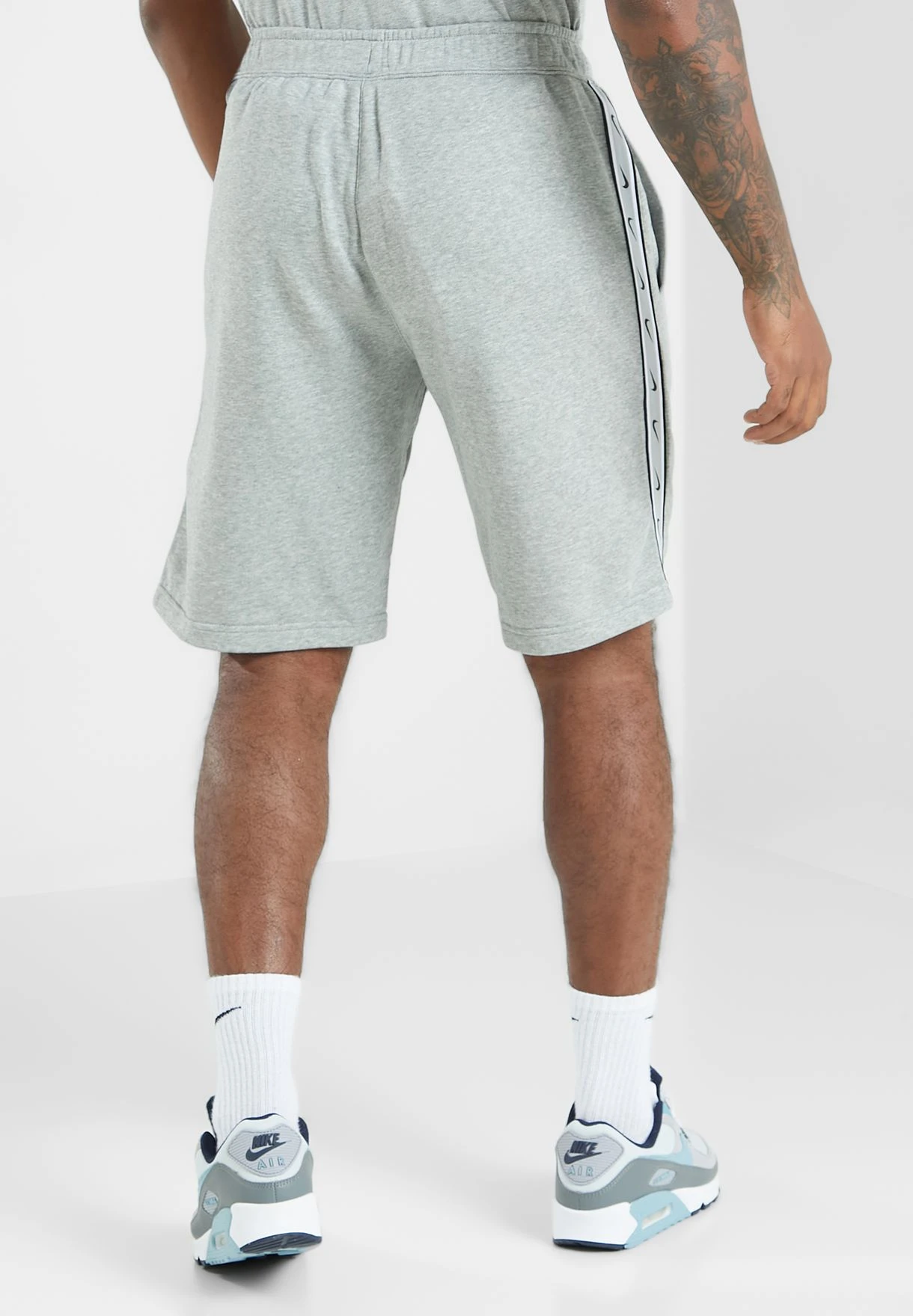 Nike Nsw Repeat Fleece Shorts 5 Nike Nsw Repeat Fleece Shorts - Image 3