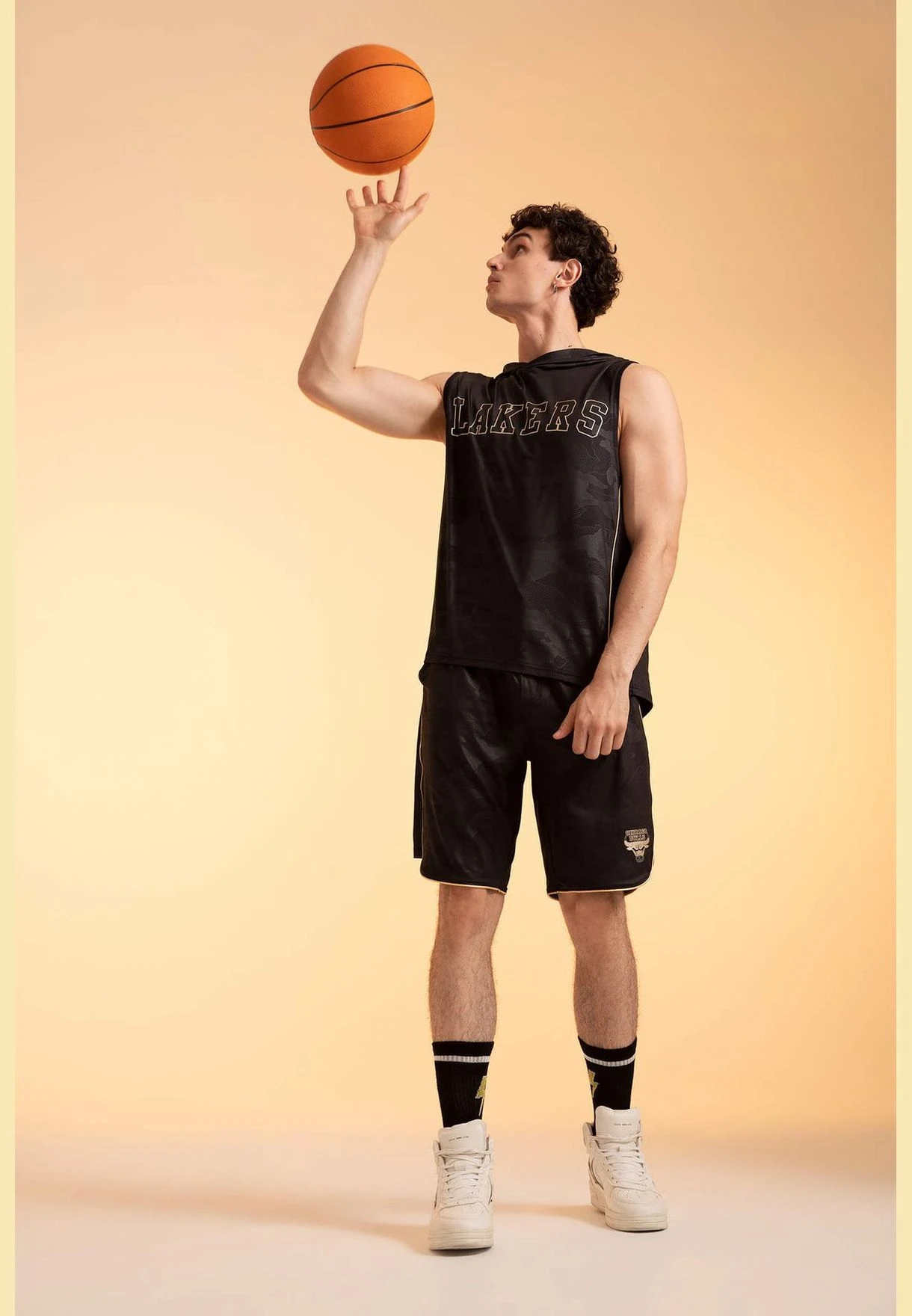 DeFacto Man NBA Chicago Bulls Licenced Knitted Short 5 DeFacto Man NBA Chicago Bulls Licenced Knitted Short - Image 3