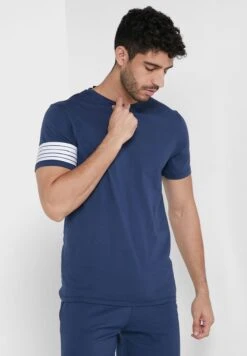 Striped Detailed T-Shirt & Shorts Set 9 Striped Detailed T-Shirt & Shorts Set -Sport Apparel Shop 3 zoom desktop 492