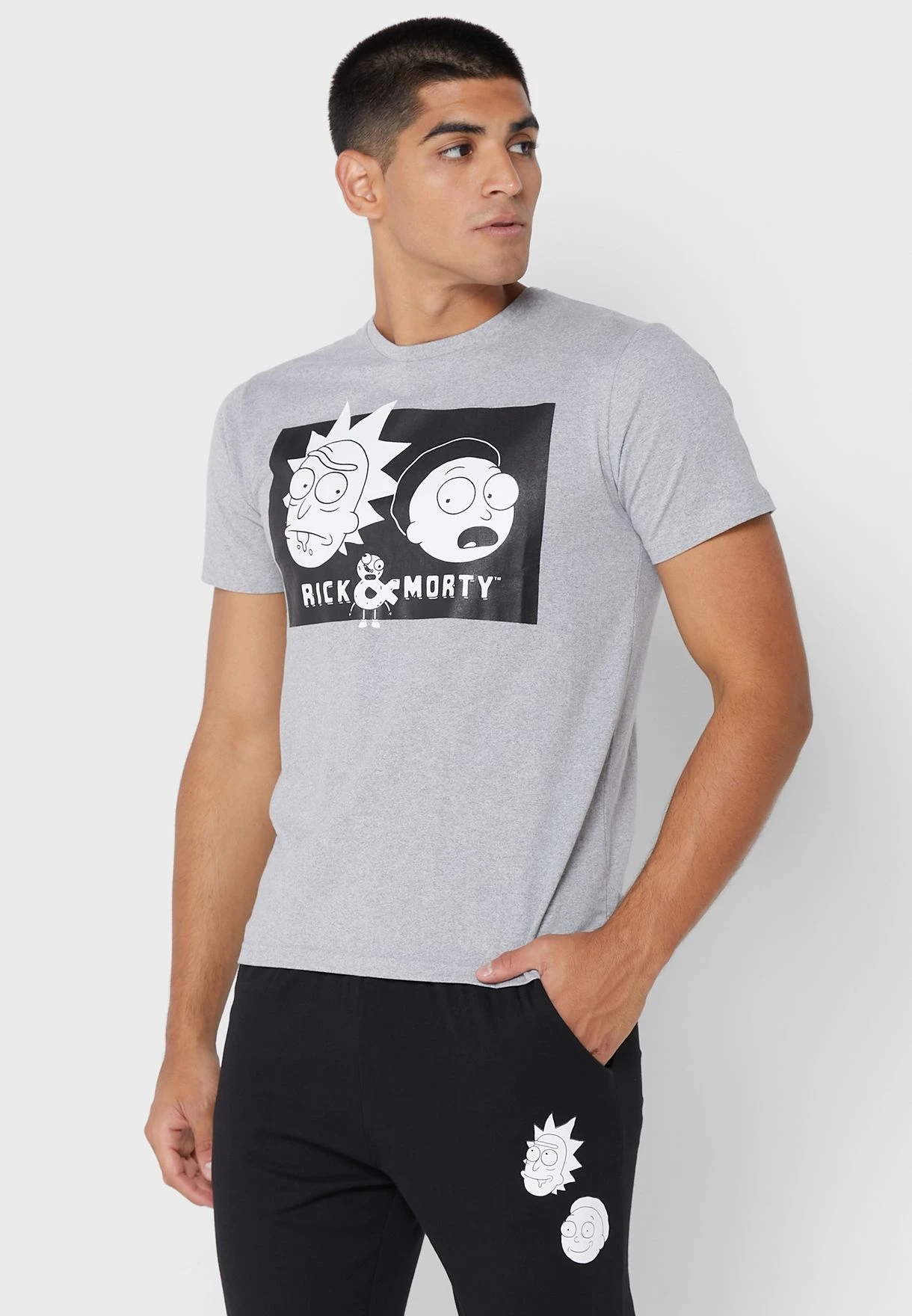 Warner Bros Rick & Morty Sustainable Pyjama Set 5 Warner Bros Rick & Morty Sustainable Pyjama Set - Image 3