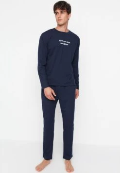 Trendyol Printed Pyjama Set -Sport Apparel Shop 3 zoom desktop 755