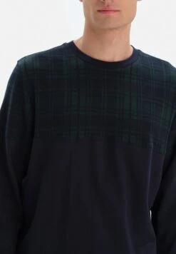 Checked Pyjama Set -Sport Apparel Shop 3 zoom desktop 758