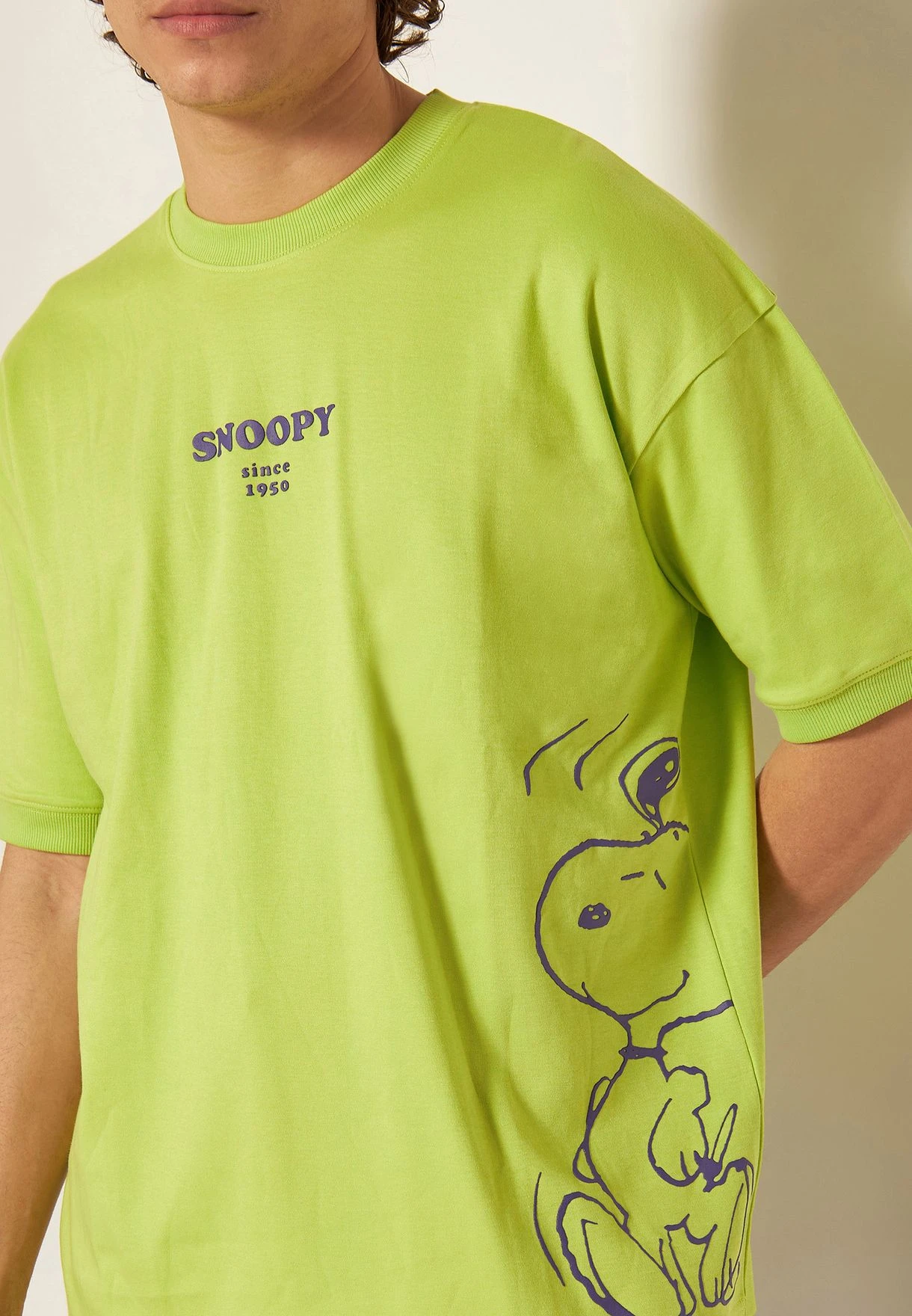 Snoopy Print Crew Neck T-Shirt 5 Snoopy Print Crew Neck T-Shirt - Image 3
