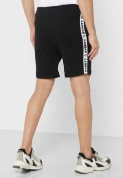 Seventy Short -Sport Apparel Shop 3 zoom desktop 79