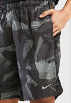 Nike 9" Dri-Fit Challenger Camo Shorts -Sport Apparel Shop 4 zoom desktop 103