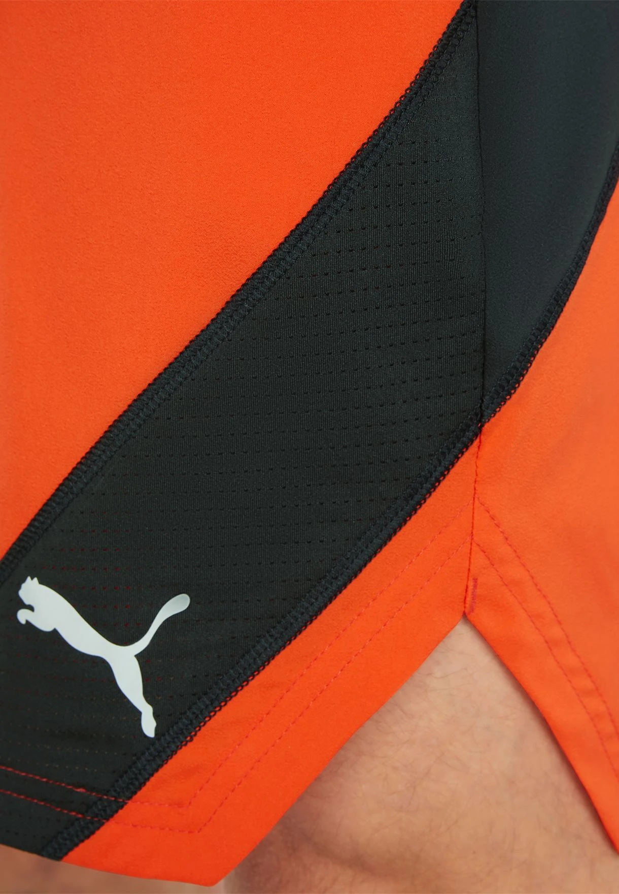 Puma 7" Train Vent Woven Shorts 6 Puma 7" Train Vent Woven Shorts - Image 4