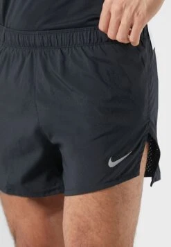 Nike 4" Fast Shorts -Sport Apparel Shop 4 zoom desktop 17
