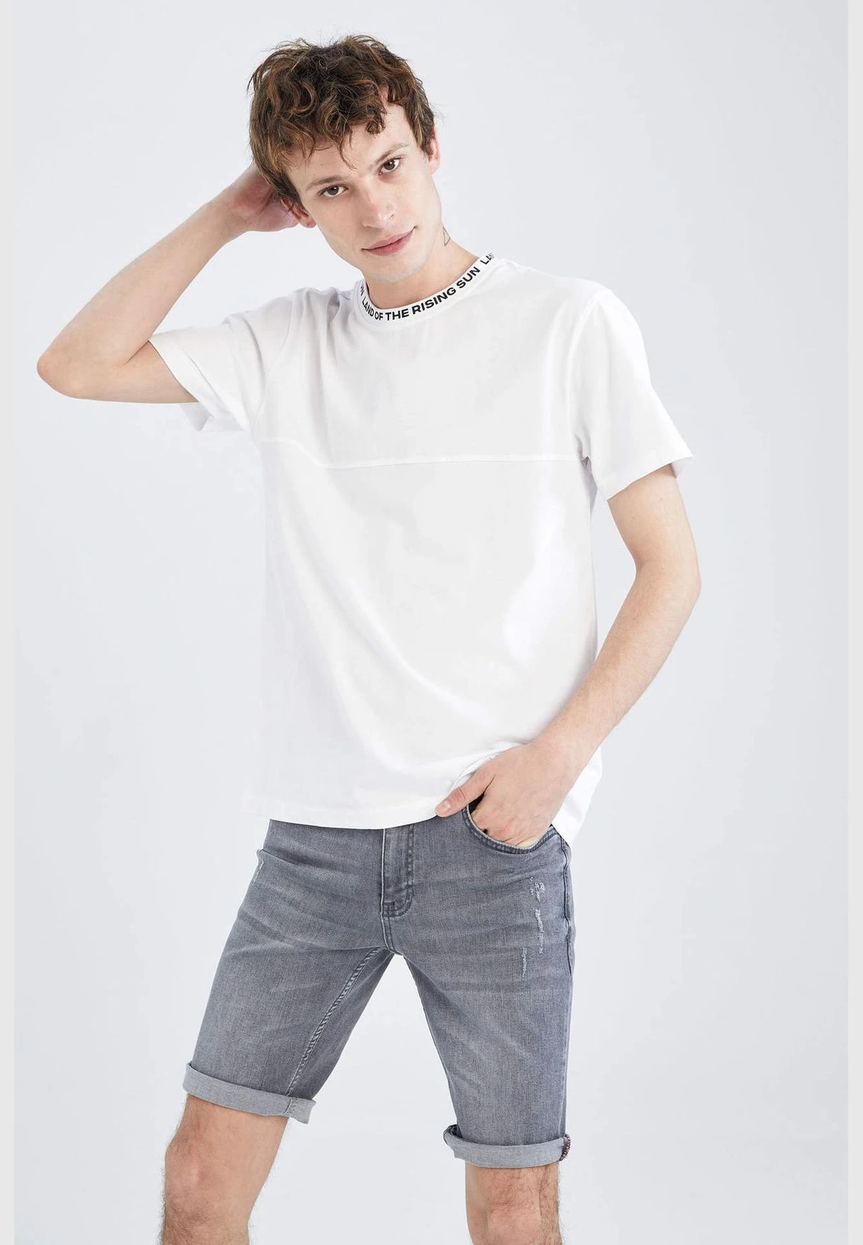 DeFacto Skinny Fit Distressed Jean Short 6 DeFacto Skinny Fit Distressed Jean Short - Image 4