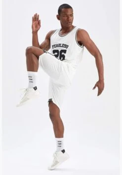 DeFacto Standard Fit Slogan Print Short -Sport Apparel Shop 4 zoom desktop 321