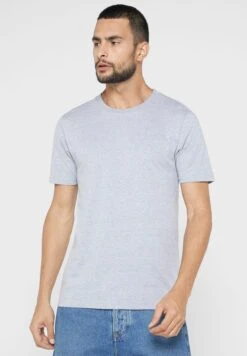 3 Pack Essential Crew Neck T-Shirts -Sport Apparel Shop 4 zoom desktop 395