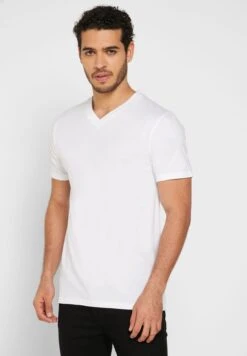 3 Pack Essential V Neck T-Shirts -Sport Apparel Shop 4 zoom desktop 398