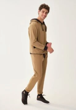 Essential Sweatpants 9 Essential Sweatpants -Sport Apparel Shop 4 zoom desktop 446