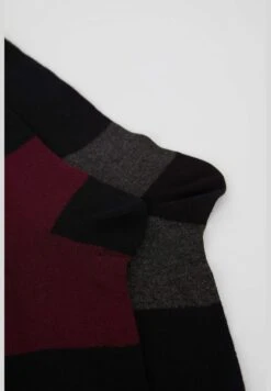 DeFacto 2 Pieces Man Socks 9 DeFacto 2 Pieces Man Socks -Sport Apparel Shop 4 zoom desktop 560