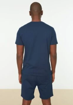 Trendyol Essential Pyjama Set 10 Trendyol Essential Pyjama Set -Sport Apparel Shop 4 zoom desktop 585