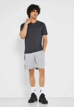 Essential V Neck T-shirt -Sport Apparel Shop 4 zoom desktop 600