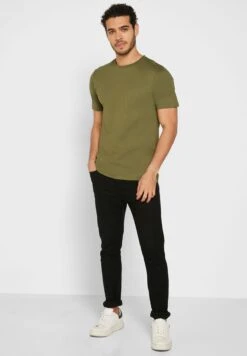 Essential Crew Neck T-Shirt 9 Essential Crew Neck T-Shirt -Sport Apparel Shop 4 zoom desktop 604