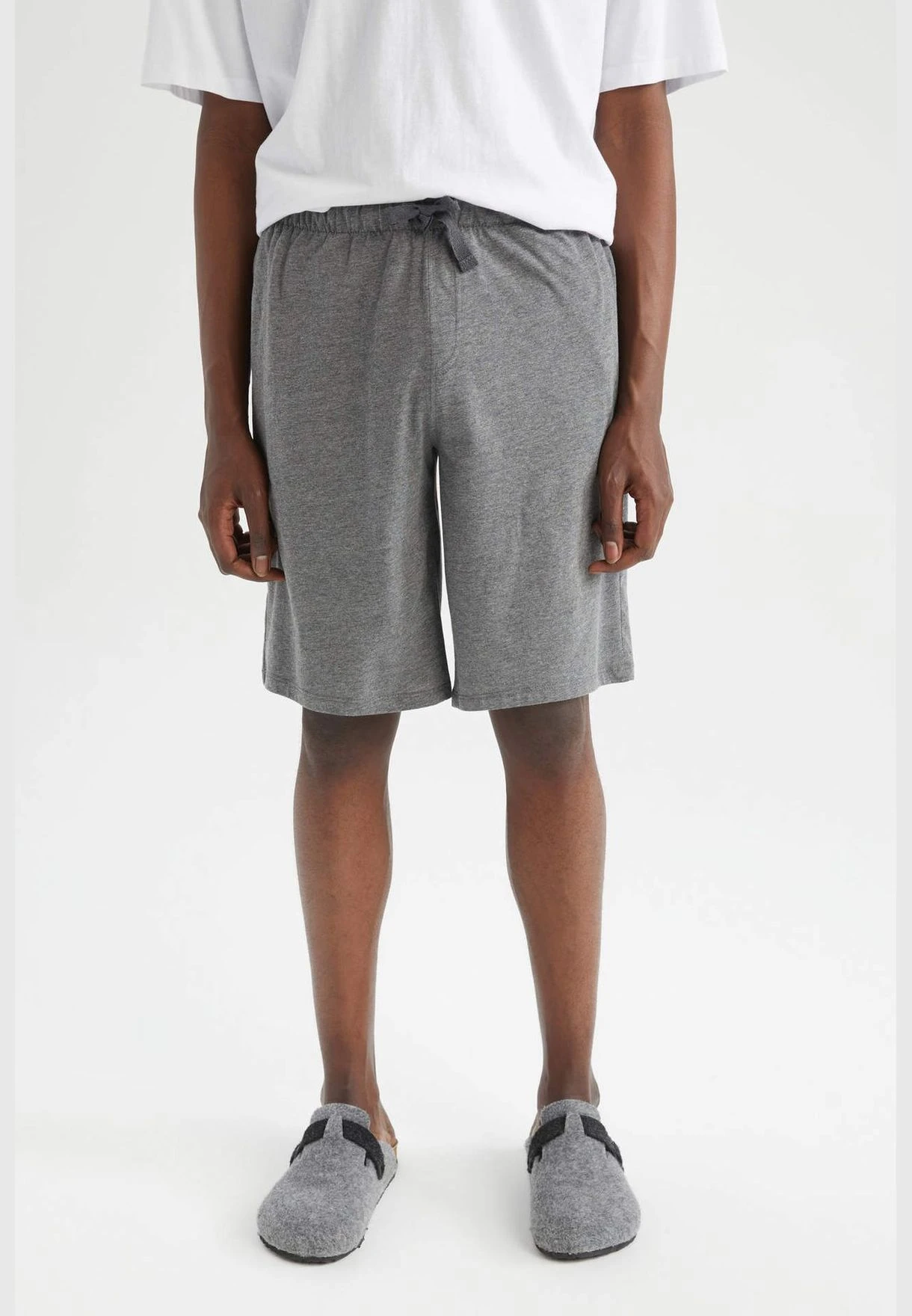 DeFacto Relaxed Fit Shorts 6 DeFacto Relaxed Fit Shorts - Image 4