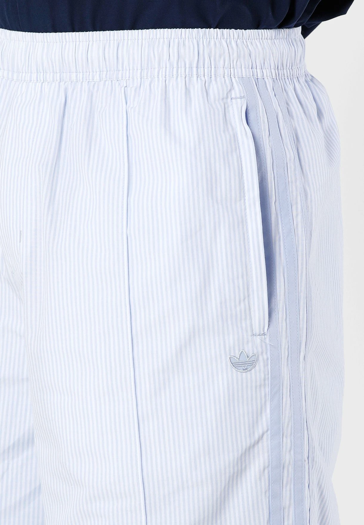 Adidas Originals Essential Q2 Shorts 6 Adidas Originals Essential Q2 Shorts - Image 4