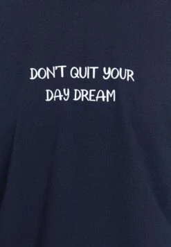 Trendyol Printed Pyjama Set -Sport Apparel Shop 4 zoom desktop 690