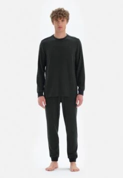 Essential Pyjama Set -Sport Apparel Shop 4 zoom desktop 692