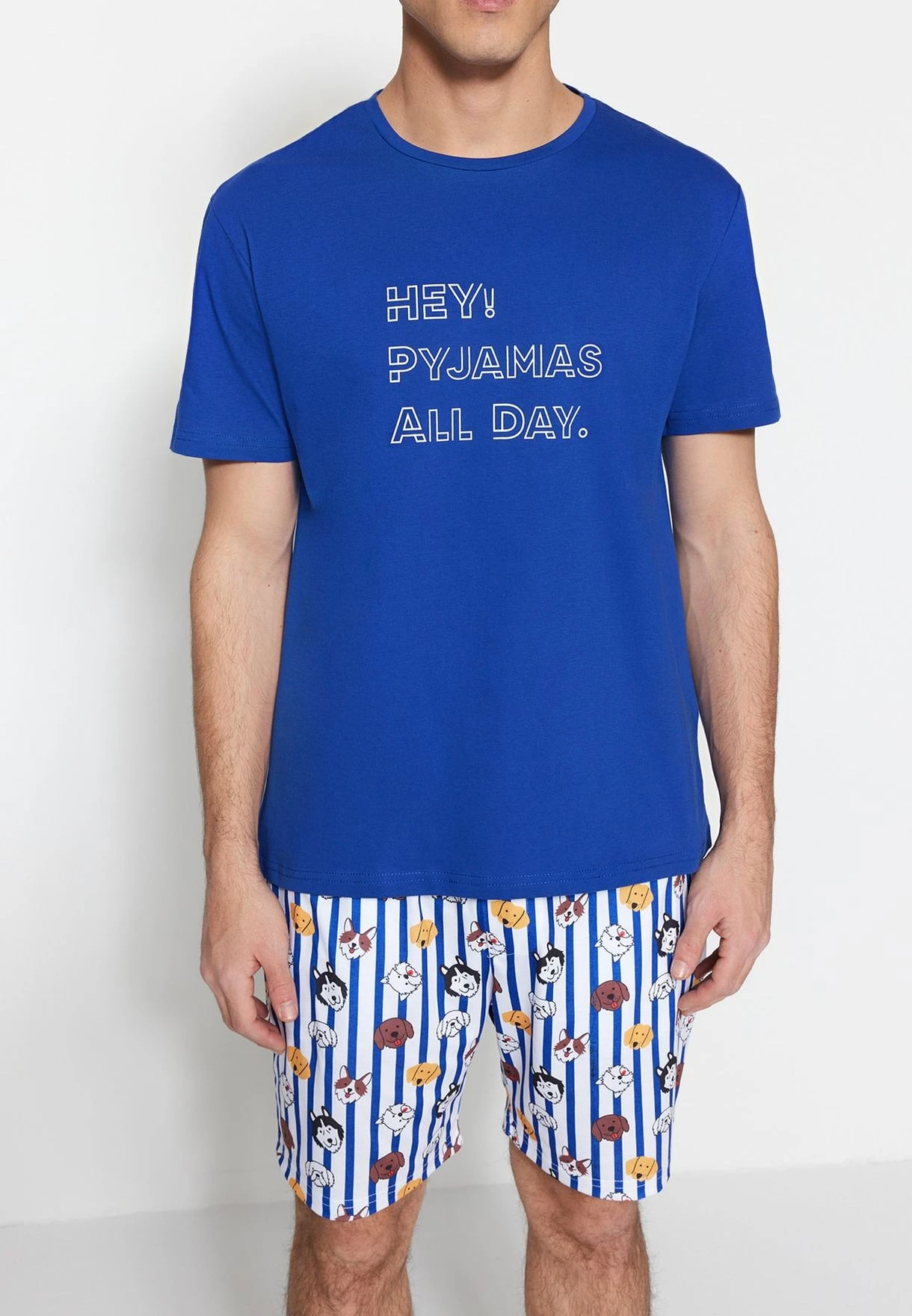 Trendyol Printed Crew Neck T-Shirt And Pajamas Set 6 Trendyol Printed Crew Neck T-Shirt And Pajamas Set - Image 4